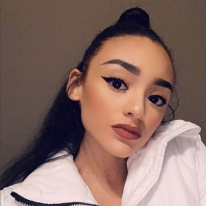 Meet your Posher, Joy